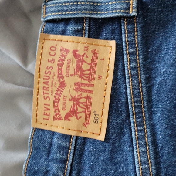 Levi's 501 High Rise Shorts - Picture 3 of 8